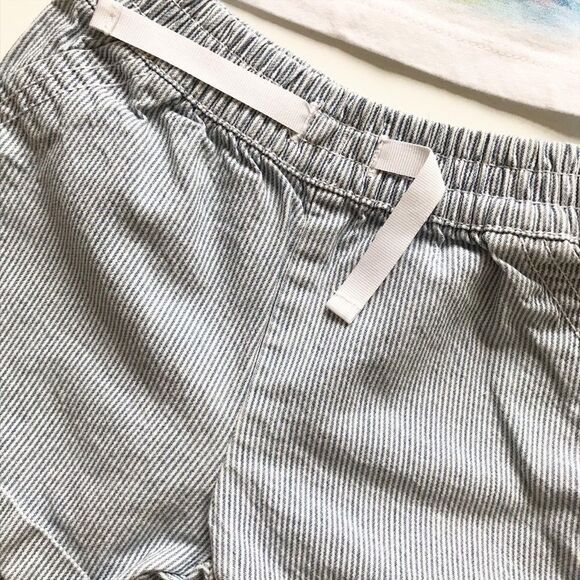 Oshkosh tank/carters shorts set EUC 6 months - Picture 3 of 3